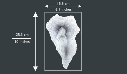 The raised relief map of La Palma is backed on an A4 size (slightly taller and narrower than Letter Size) sheet of anthracite grey cardstock but the island itself has a height of approximately 25,3 cm (10 Inches) and a width of approximately 15,5 cm (6.1 Inches). It is portrait oriented.